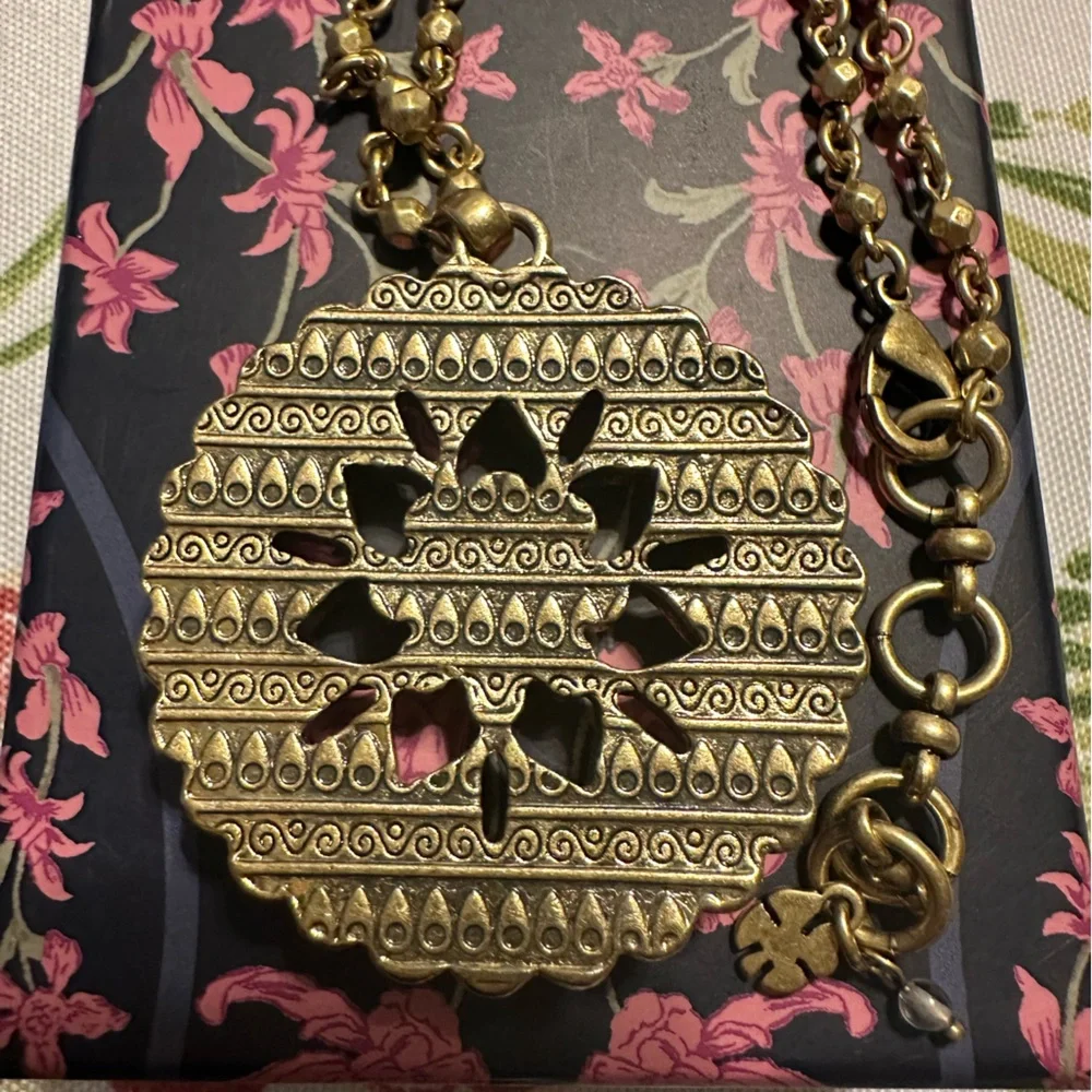 LUCKY BRAND GOLD TONE LONG PENDANT NECKLACE - Picture 6 of 7